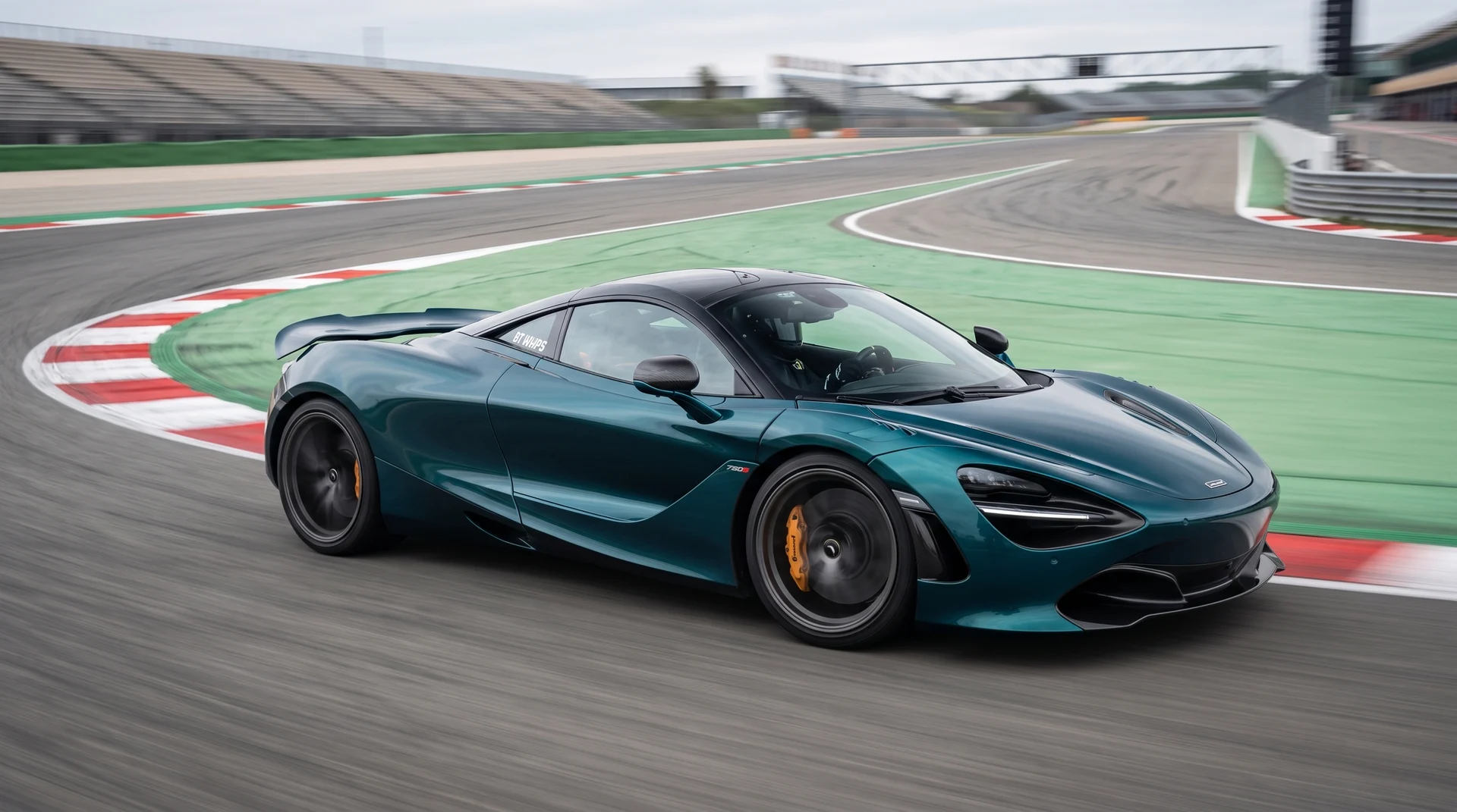 BT WHIPS 750S — AI Studio shoot