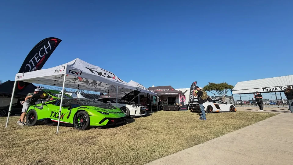 Day 1 @nhra @tx2k @texasmotorplex
Head to head racing between Luna & Kenny in