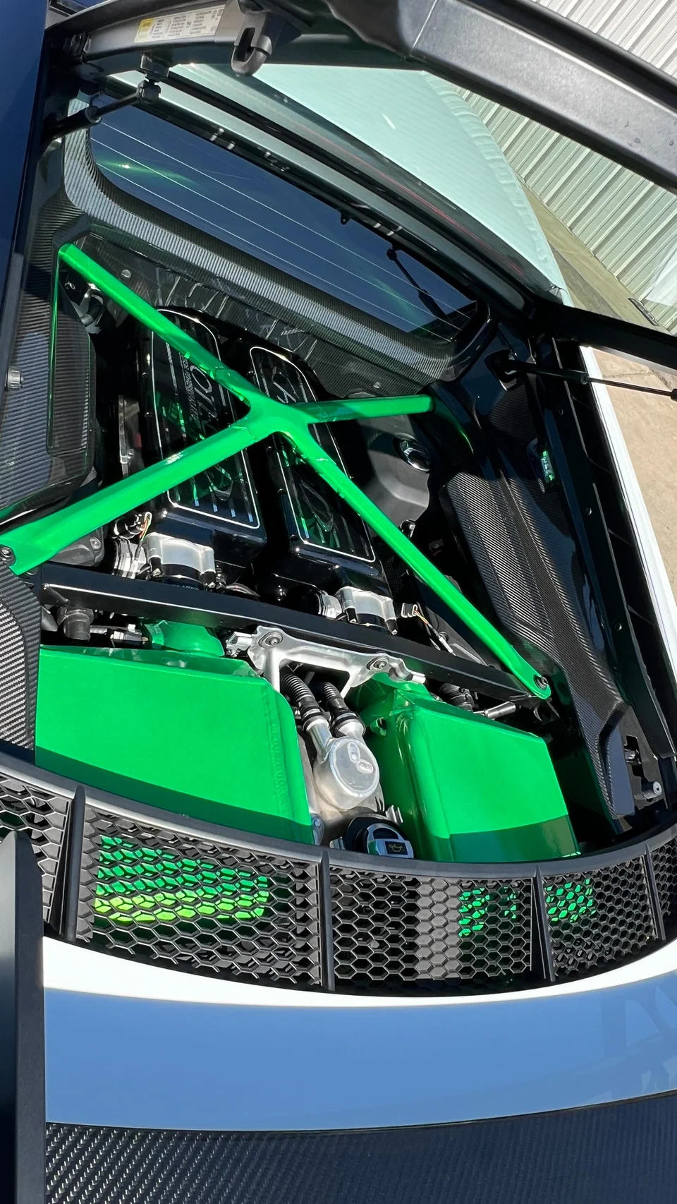 Brandon’s Audi R8 #jotechstage4 1620WHP Twin Turbo:
- ETS turbo kit
- Fully buil