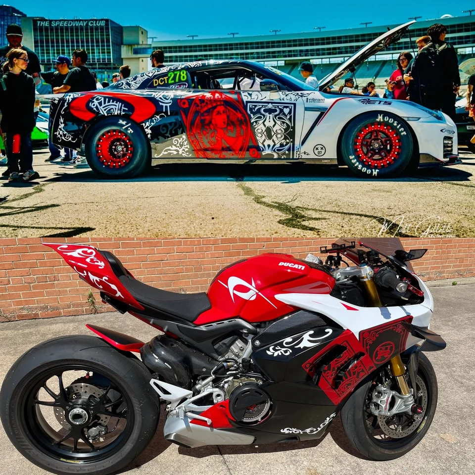Both does wheelies and no accommodation for passenger. Which one you choose? 

@