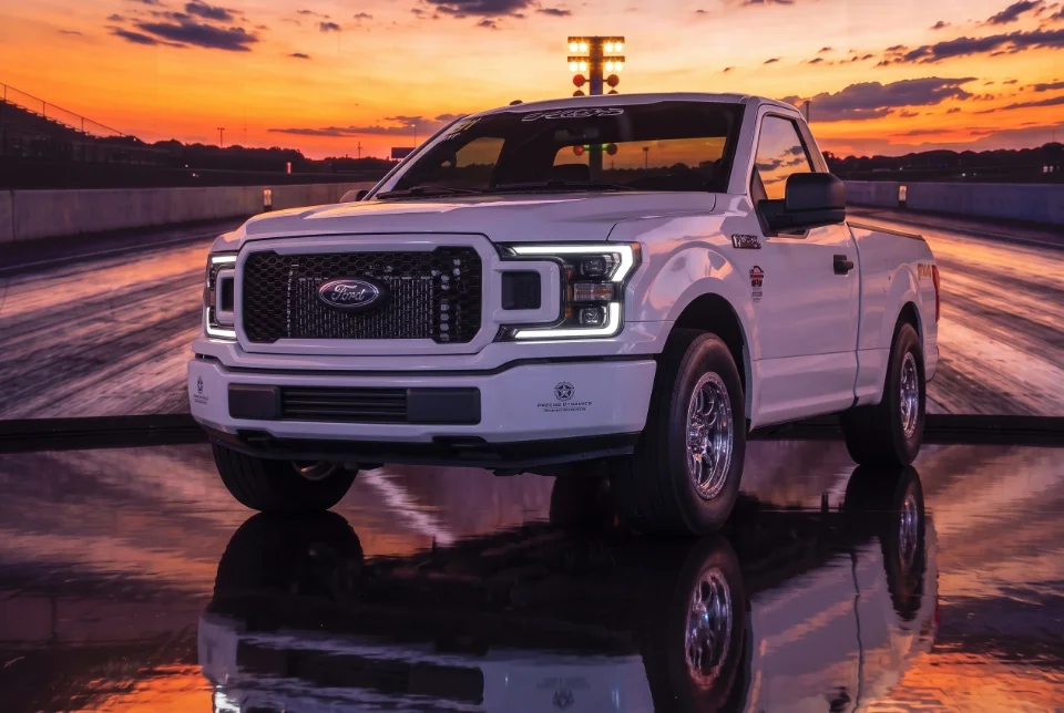 2018 Ford F-150 · Kevin Nguyen