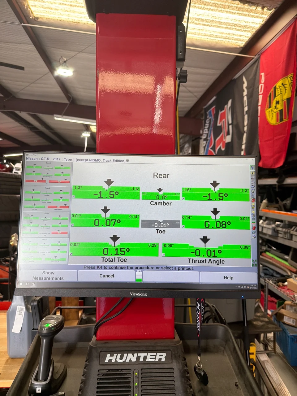 Your GTR is on the Hunter machine, and we are performing the alignment.