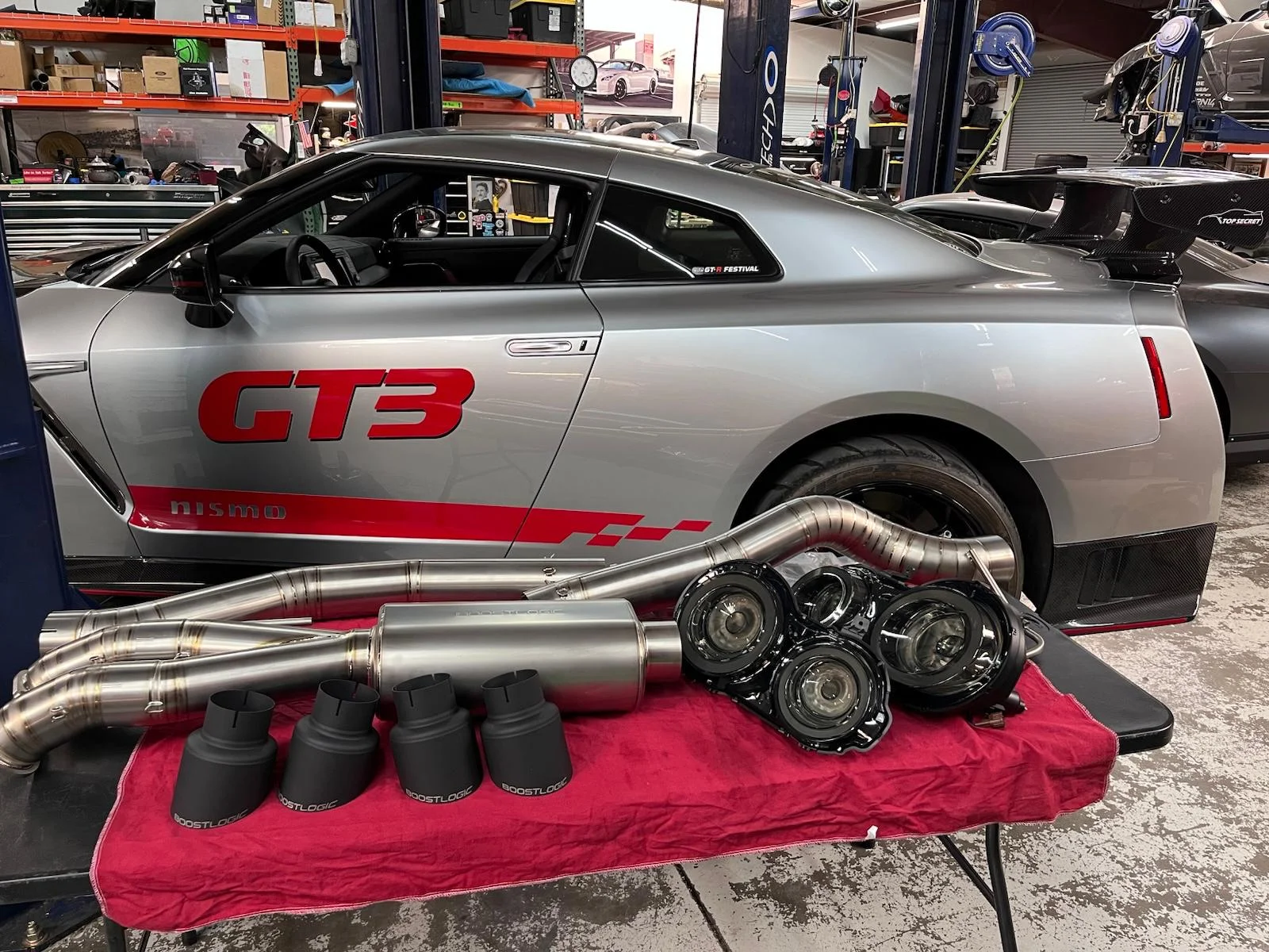 WAYNE - "SILVER BULLET" NISMO GTR